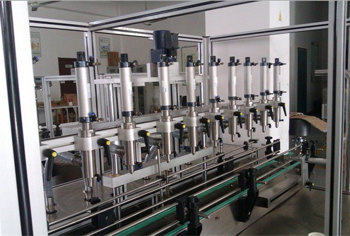 油類灌裝機細節(jié)圖